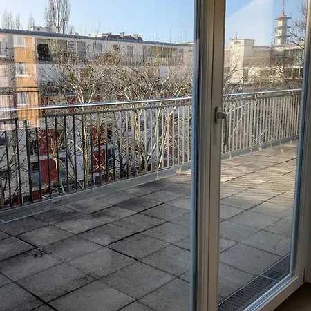 Doppelzimmer In Grosser Oberste Etage Zentral Gelegen Doublebedroom In Spacious On Floor * Mnichov